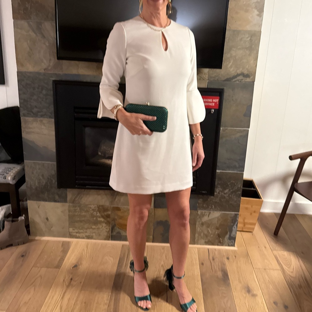 White House Black Market | WHBM Ivory white shift dress size 6